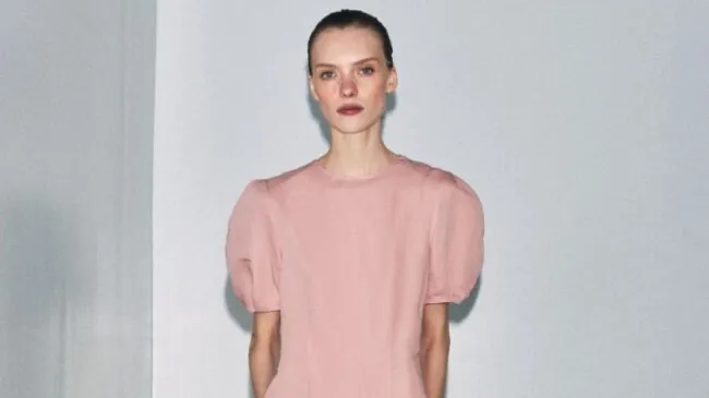 Di adiós al dos piezas: Zara y Mango tienen los vestidos fluidos tendencia esta primavera que favorecen a todo tipo de cuerpos