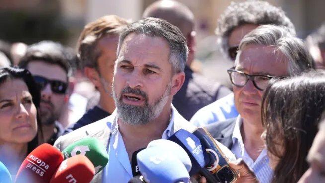 Abascal, sobre la regularización masiva: «Va a producir un efecto llamada, drama y muerte»