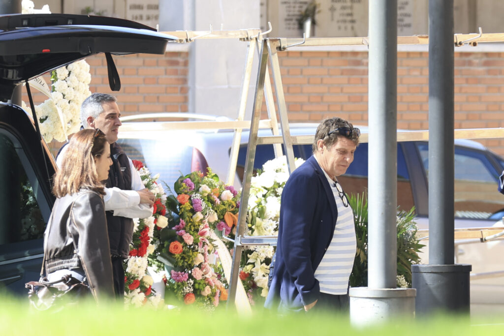 Aitana Sánchez Gijón durante el funeral de su madre