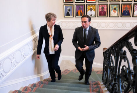 Reino Unido convoca a 35 países, sin España, a una reunión virtual sobre el estrecho de Ormuz