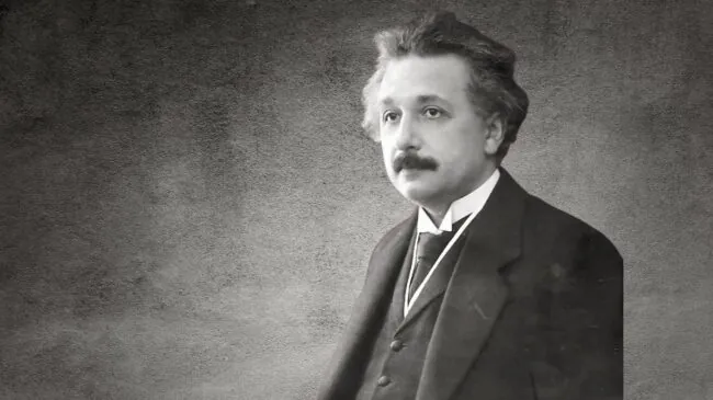 Albert Einstein, filósofo de la ciencia, ya avisó en 1955: «No intentes convertirte en un hombre de éxito, sino más bien en un hombre de valor»