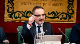 El alcalde de Móstoles descarta dimitir tras admitirse la querella por acoso a una exedil