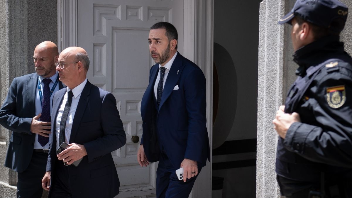 El PSOE dice que con Aldama y Rajoy se cumple lo mismo: «Si mientes, estás en la calle»