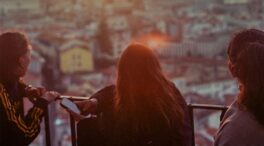 Alfred Adler, psicoterapeuta, ya lo confesó en 1933: «Hay tres pilares claves de la felicidad: la vida social, el trabajo y el amor»