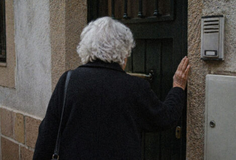 El calvario de una mujer de 91 años: ha tenido que mantener desde 2022 a sus okupas