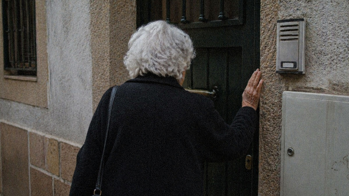El calvario de una mujer de 91 años: ha tenido que mantener desde 2022 a sus okupas