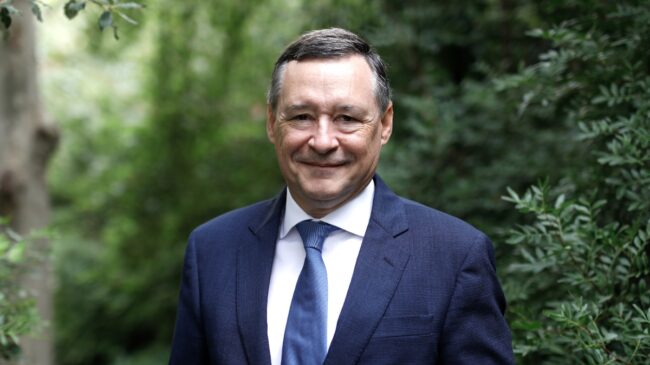 La SEPI propone a Ángel Simón, exCEO de CriteriaCaixa, como nuevo presidente de Indra