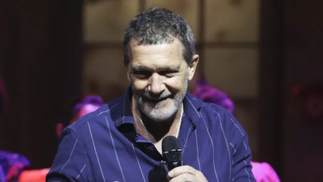 Antonio Banderas y Melanie Griffith pasean del brazo en Los Ángeles: «Es mi mejor amiga»