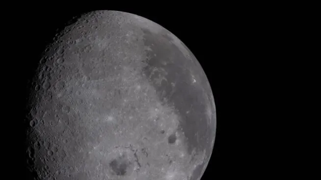 La tripulación del Artemis II prepara la última maniobra para su reentrada en la atmósfera