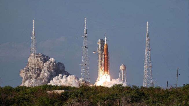 La misión Artemis II sigue su curso pese a experimentar un problema con el inodoro