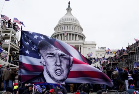 Un juez avala que Trump sea demandado por su discurso previo al asalto al Capitolio