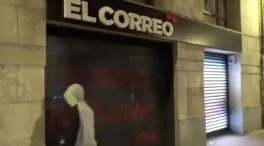 Atacan con pintura varias sedes de Vocento y la Cadena Ser en el País Vasco