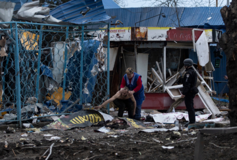 Al menos cinco muertos en otra jornada de ataques cruzados entre Rusia y Ucrania