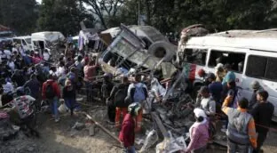 Al menos 14 muertos y cerca de 40 heridos en un atentado terrorista con bomba en Colombia