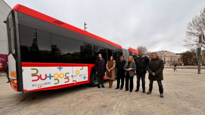 Un incendio en las cocheras municipales de Burgos afecta a 39 autobuses