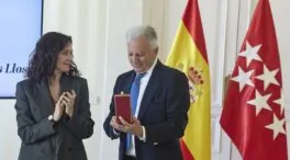 Vargas Llosa, reconocido a título póstumo con la Medalla de las Artes de Madrid