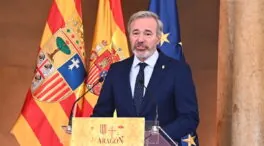 Azcón jura como presidente con la mano tendida: «Aragón avanza cuando hay acuerdo»