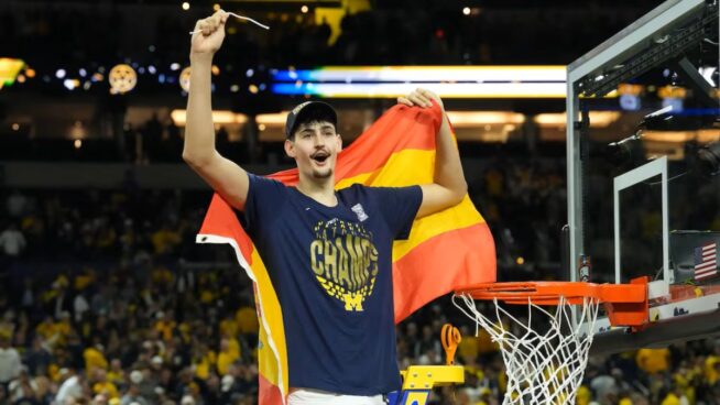 Aday Mara se convierte en el primer español en ganar la liga universitaria de Estados Unidos