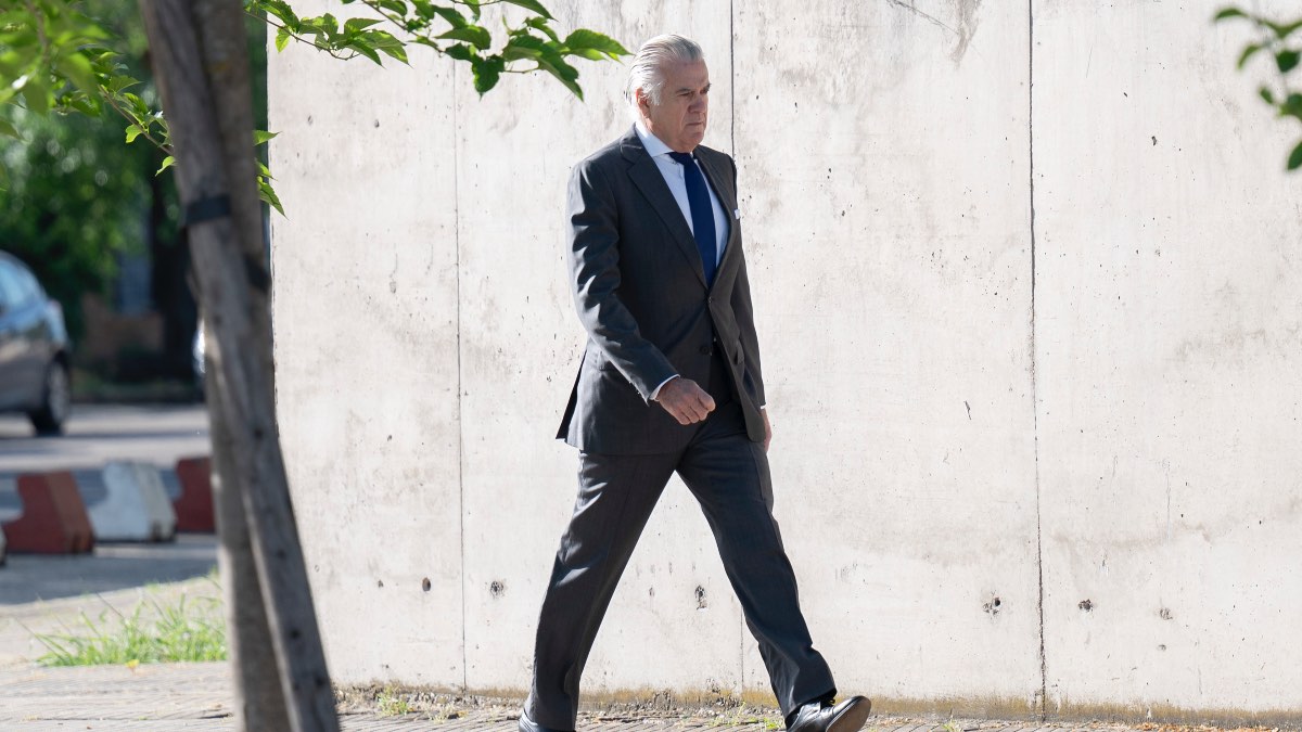 Bárcenas se olvida de los mandos policiales de ‘Kitchen’ y apunta al PP: «Todo lo inició la cúpula»