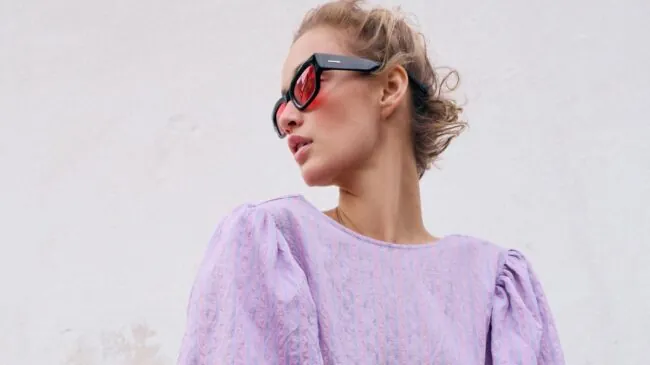 Los hemos encontrado en Zara y Mango: las cuatro blusas más elegantes de esta primavera y que ya llevan las chicas más elegantes en España