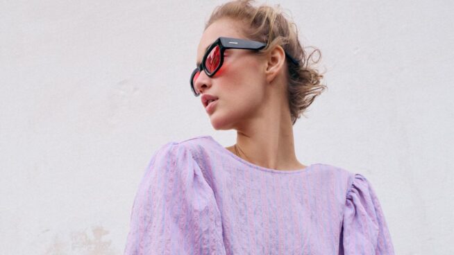 Los hemos encontrado en Zara y Mango: las cuatro blusas más elegantes de esta primavera y que ya llevan las chicas más elegantes en España