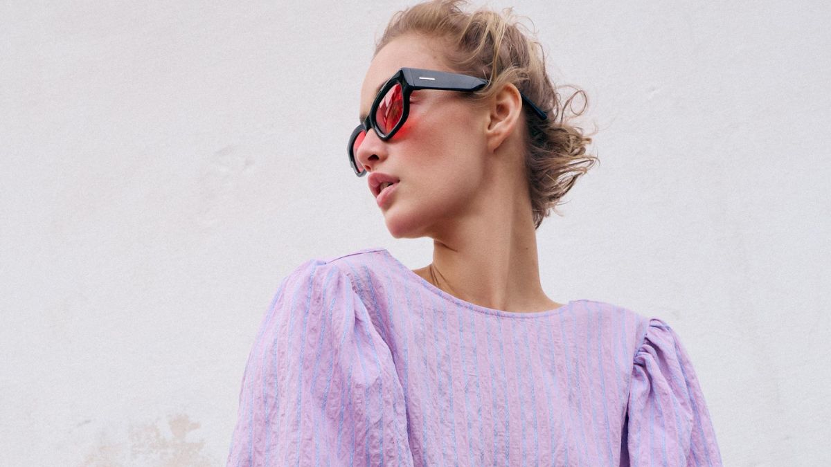 Los hemos encontrado en Zara y Mango: las cuatro blusas más elegantes de esta primavera y que ya llevan las chicas más elegantes en España