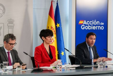 El Gobierno cierra filas contra el auto de Peinado y habla de persecución política