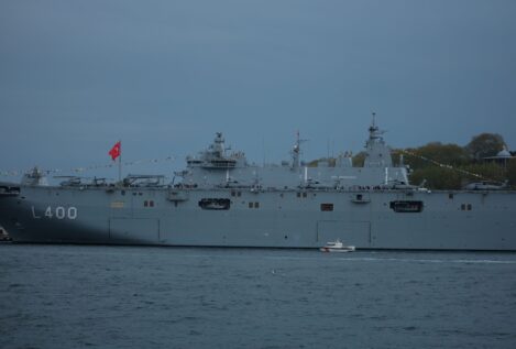 Navantia firma un acuerdo con Turquía para el mantenimiento de su buque insignia