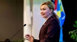 Suecia emite alerta por el riesgo de escasez de combustible para aviones en Europa