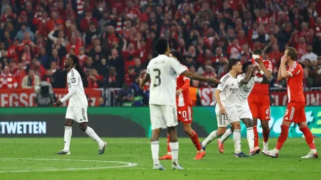 Encuesta | ¿Te parece justa la expulsión de Camavinga ante el Bayern de Múnich?