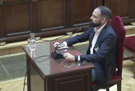 El exgerente del PSOE reconoce que pudo haber gestionado «algún ingreso atípico»