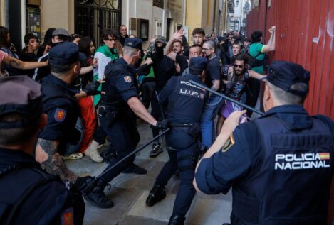 El intento de boicot del acto de Vox en Granada deja un detenido por atentado a la autoridad