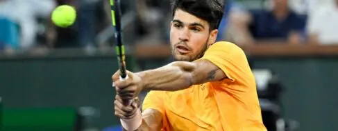 Carlos Alcaraz gana a un rocoso Etcheverry de camino a los cuartos de Montecarlo