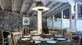 Casa Cofiño, el templo del cocido montañés que se hizo famoso por una autopista