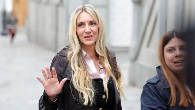 El segundo día del juicio por el 'caso mascarillas', en directo | ‘Miss Asturias’: «Ábalos me ayudó a culturizarme en la política»