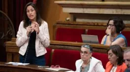 La consellera catalana de Educación se ausentó dos meses debido a un cáncer de timo