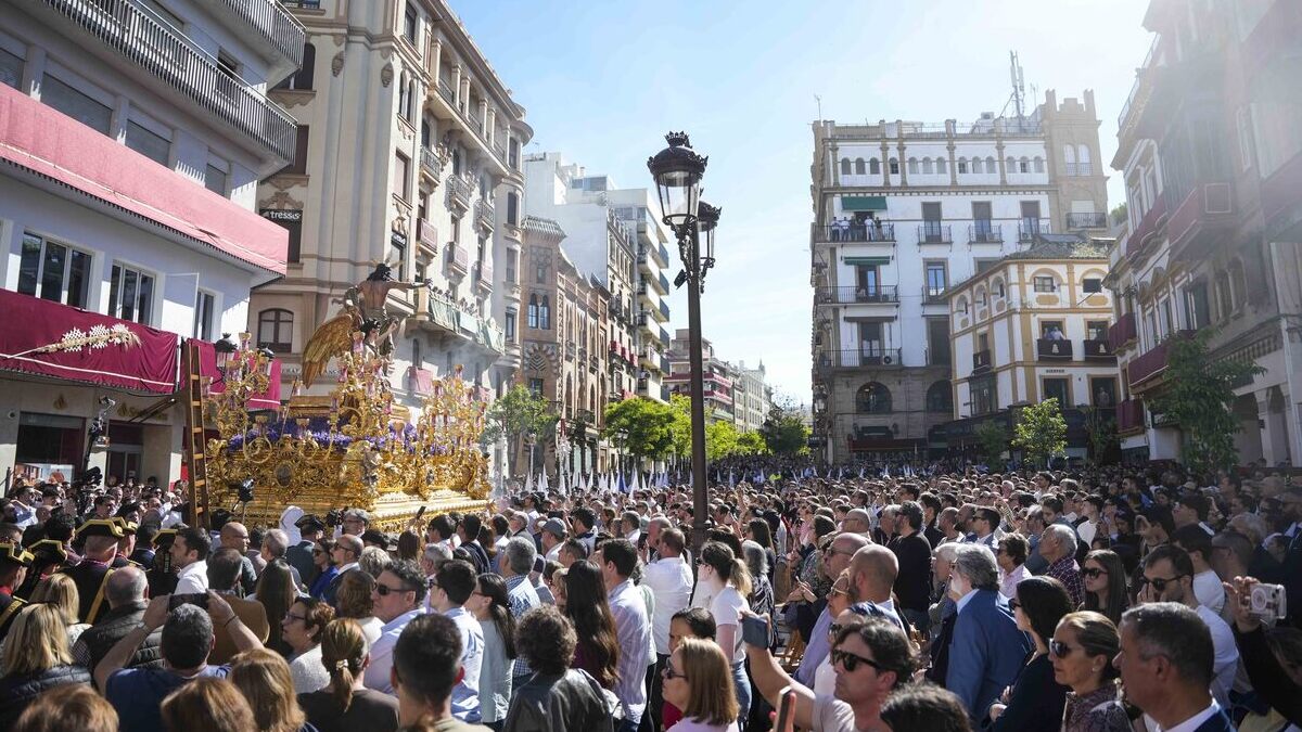 Andalucía cierra una Semana Santa al alza gracias al tirón de última hora