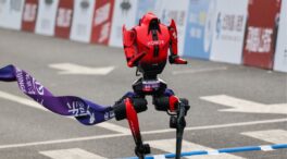 El robot Lightning le arrebata a la humanidad el récord mundial de media maratón: 50 minutos