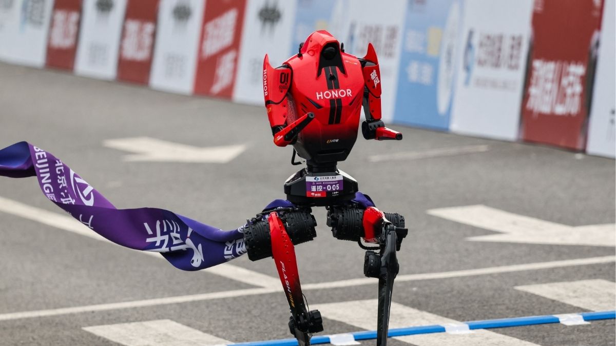 El robot Lightning le arrebata a la humanidad el récord mundial de media maratón: 50 minutos