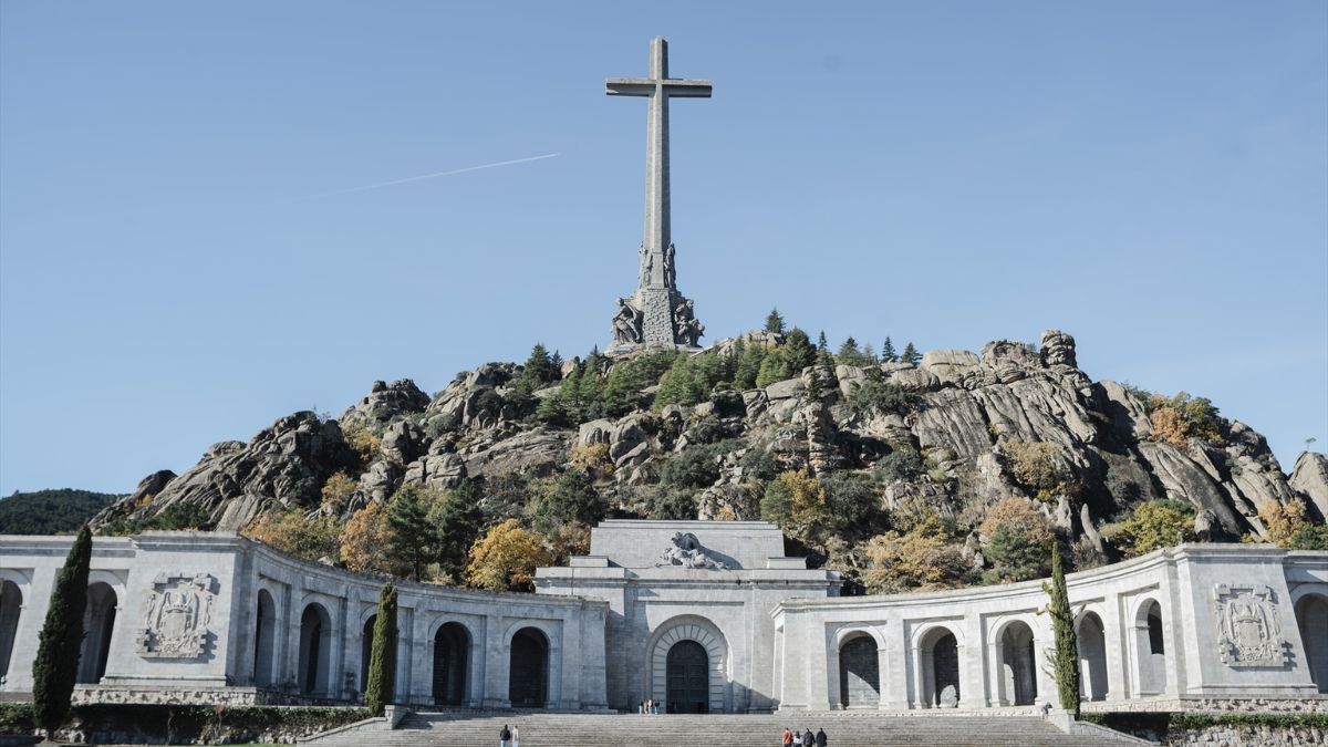 El PSOE propone visitas escolares a fosas comunes para alejar a los niños del franquismo