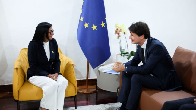 Delcy Rodríguez recibe a una delegación de la UE para «fortalecer la cooperación bilateral»