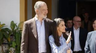 El dormitorio de verano de los Reyes en Marivent: lujo silencioso, suelos de barro y vistas al mar