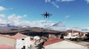 Drones a la carta que vigilan desde el cielo: el revolucionario nuevo servicio de Telefónica