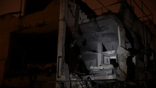 Irán continúa contraatacando y deja un herido en el centro de Israel