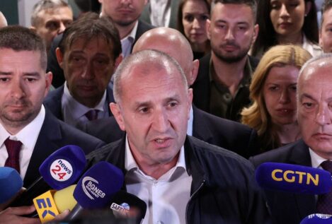 El prorruso Rumen Radev gana las elecciones en Bulgaria con mayoría absoluta