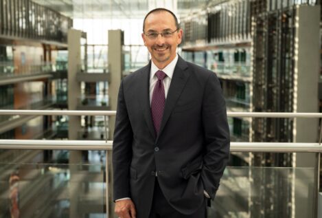 Así es Gianni Vittorio Armani, el elegido por Italia para tomar el mando de Endesa