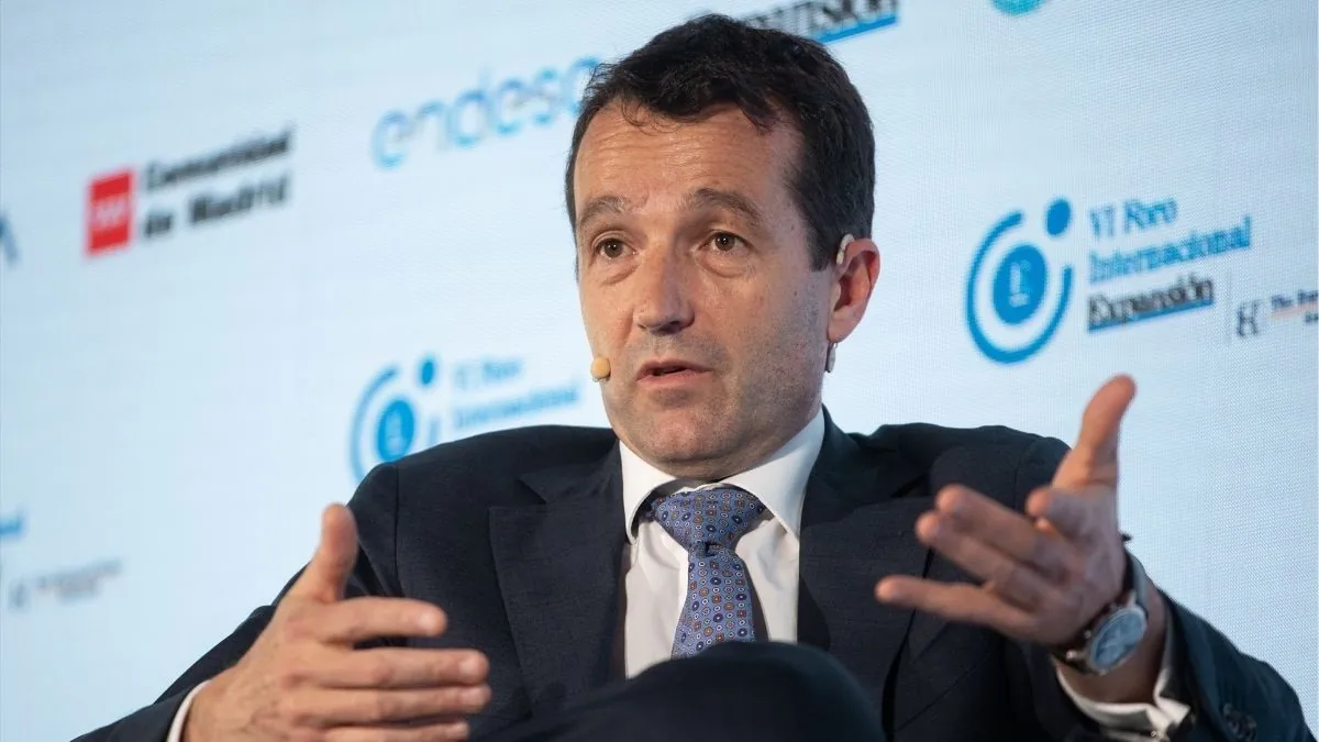 Escribano dimitirá esta tarde como presidente de Indra tras las presiones del Gobierno