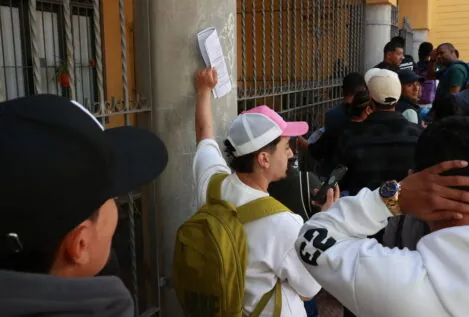 La presión de la regularización en Andalucía dispara la reventa de citas hasta los 600 euros