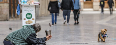 España tiene 330.000 personas más en riesgo de pobreza que en 2019