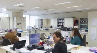 El sector público dispara la contratación y crea ya uno de cada tres empleos en el último año